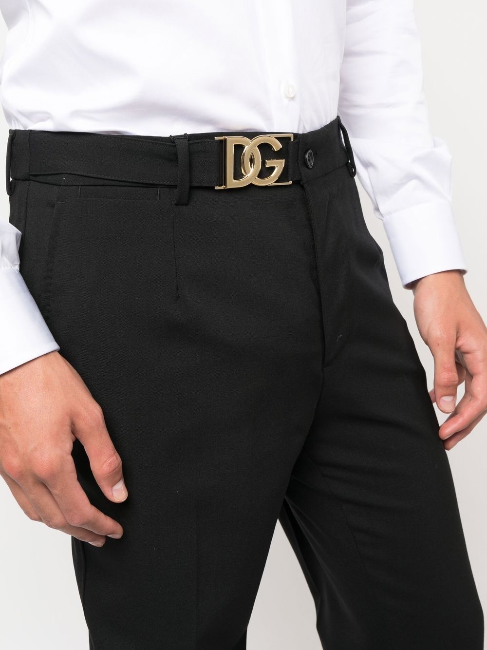 logo-buckle tapered trousers - 5