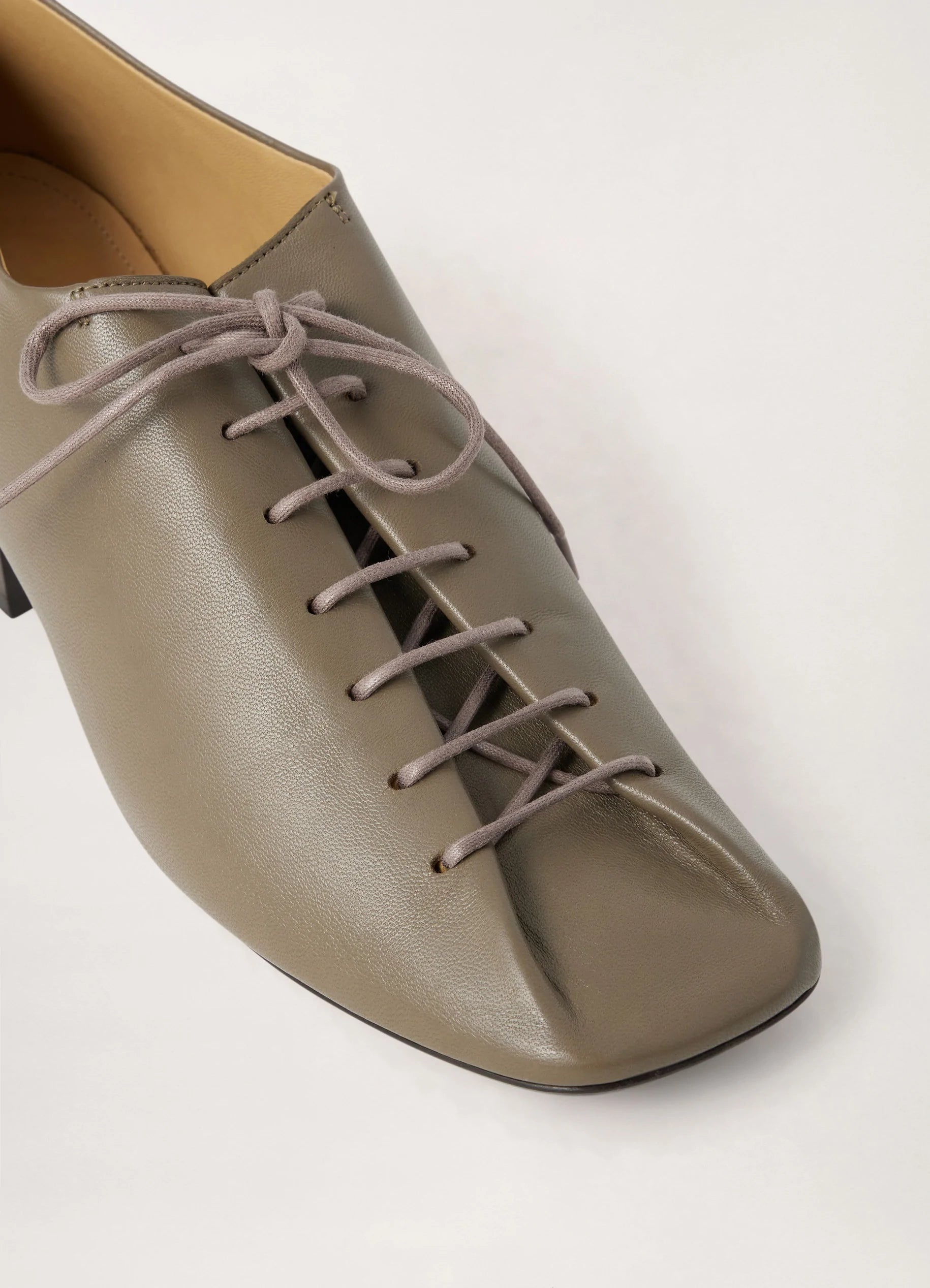 HEELED DERBIES
SHINY NAPPA LEATHER - 6