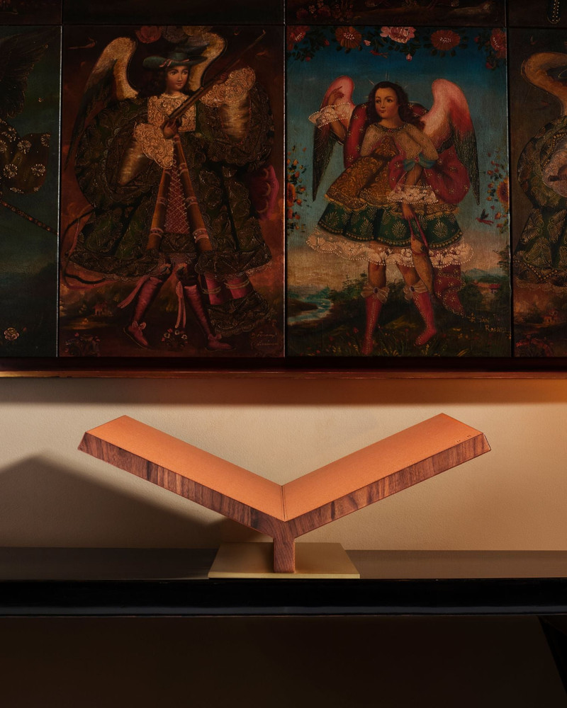 ASSOULINE Collector Ultimate Bookstand - Camel outlook