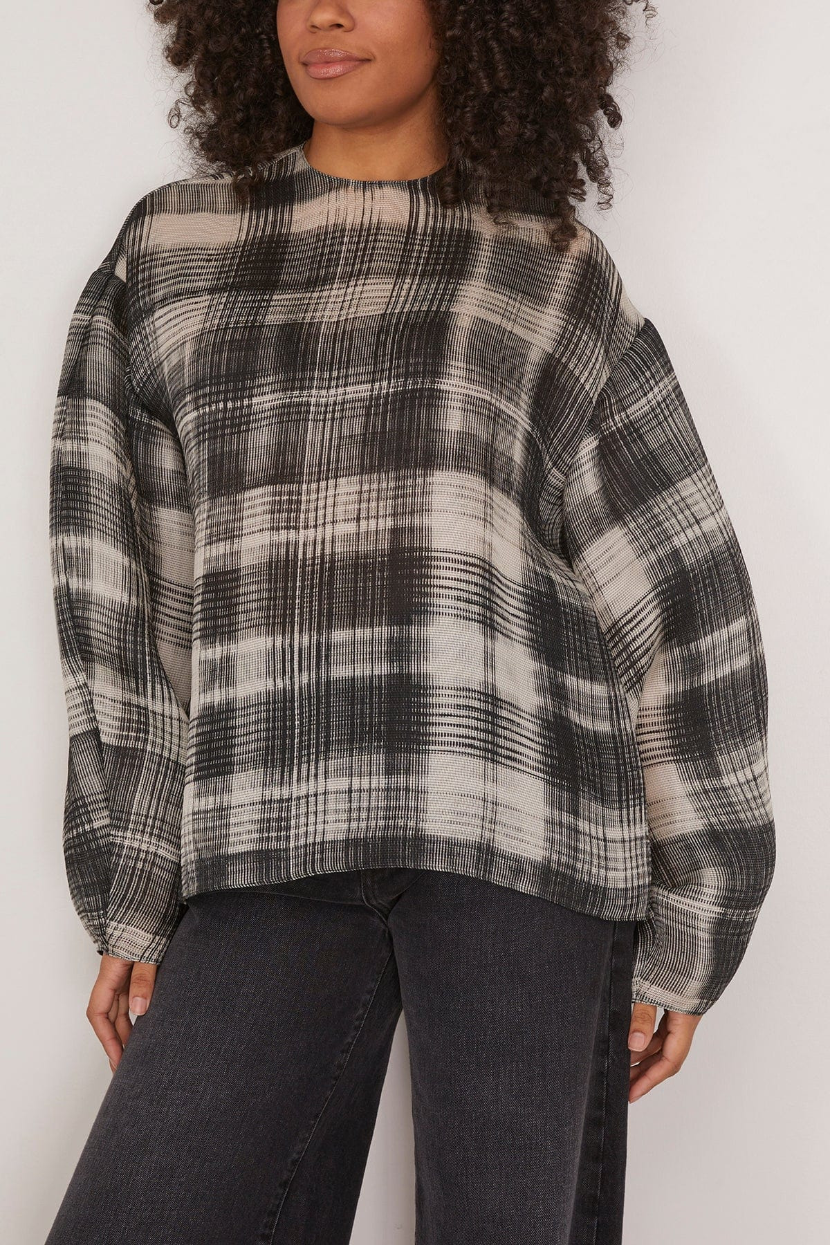 The Briggs Relaxed Blouse with Balloon Sleeves in Smeared Plaid - 3