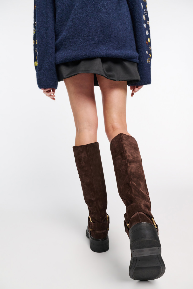 SUEDE SOFTNESS - Tall Combat 4