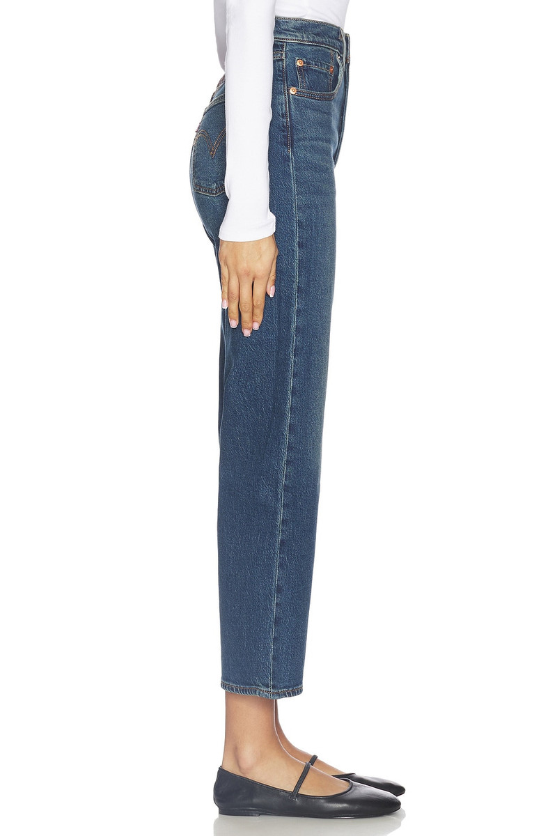 Levi's Ribcage Straight Ankle outlook