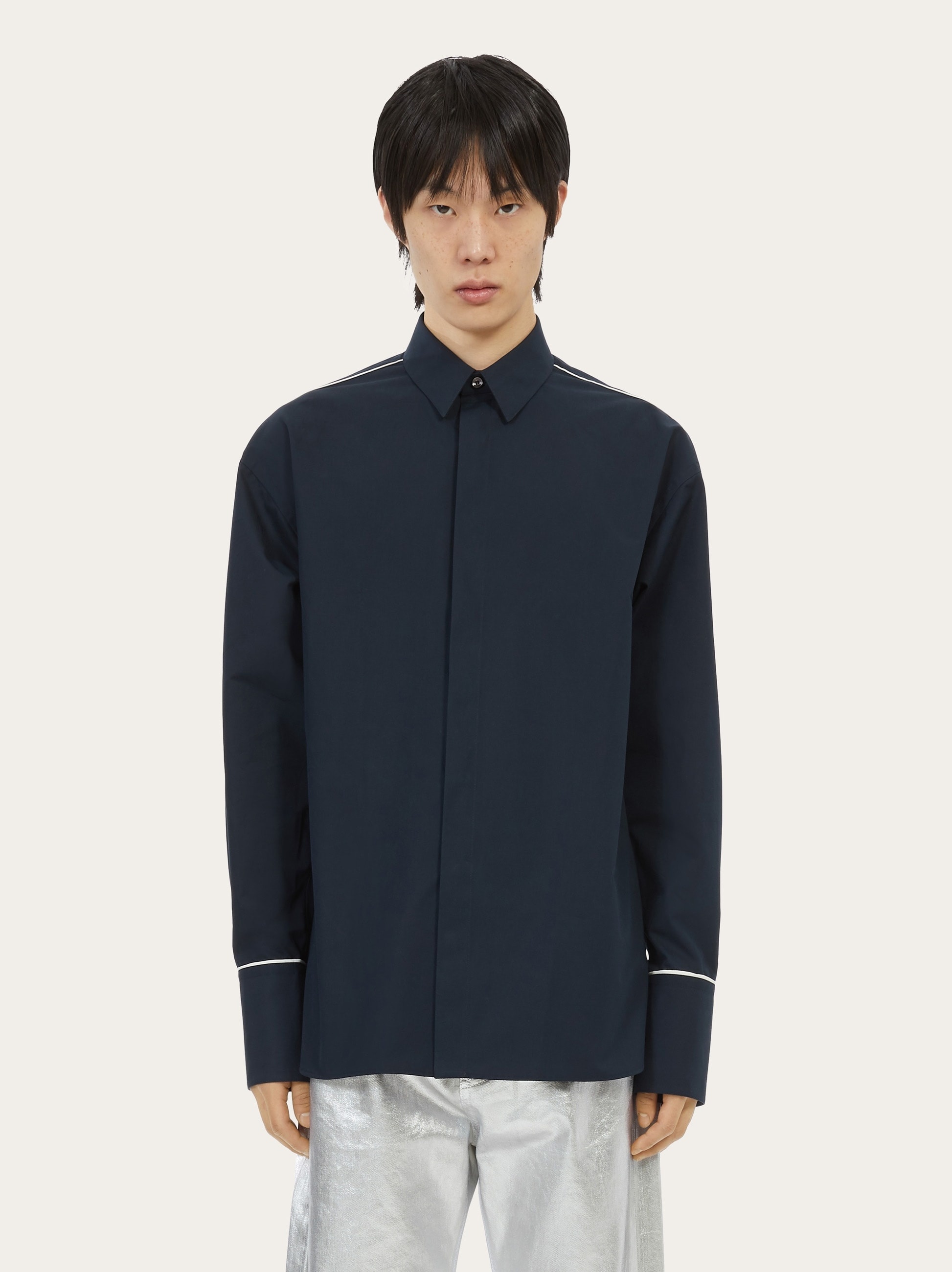 Sports shirt with contrasting piping - 2