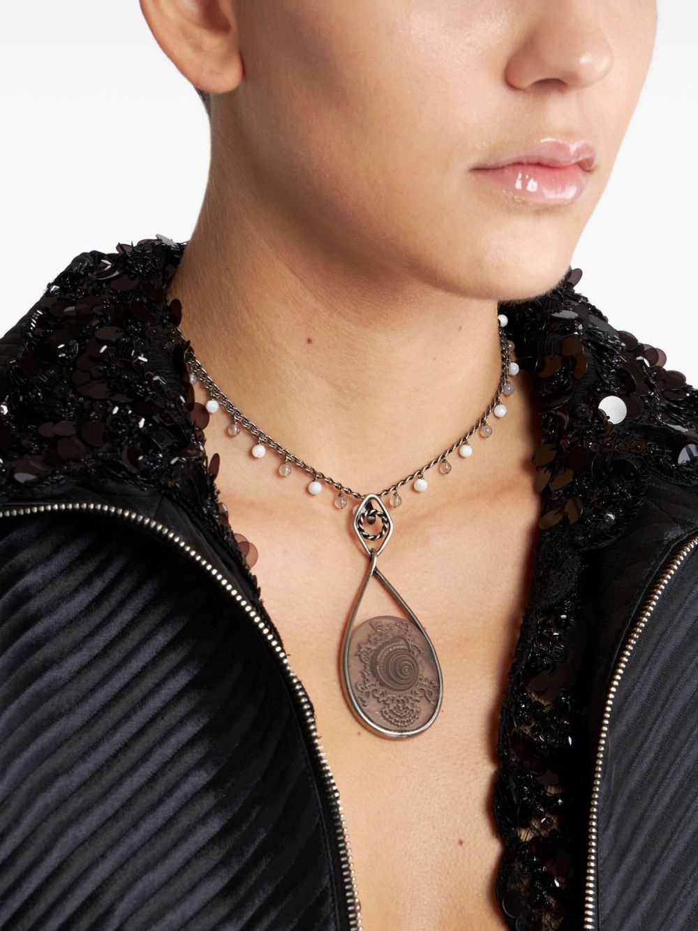 cameo-shell necklace - 2