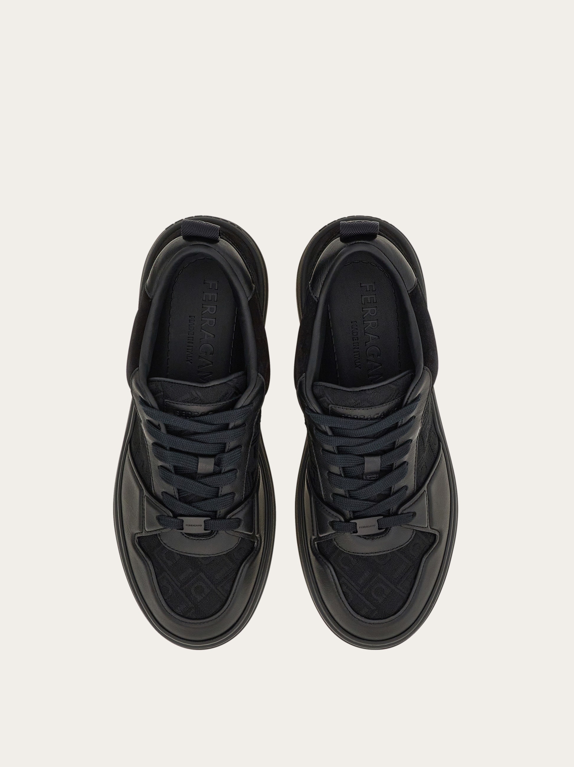 Low top sneaker - 2