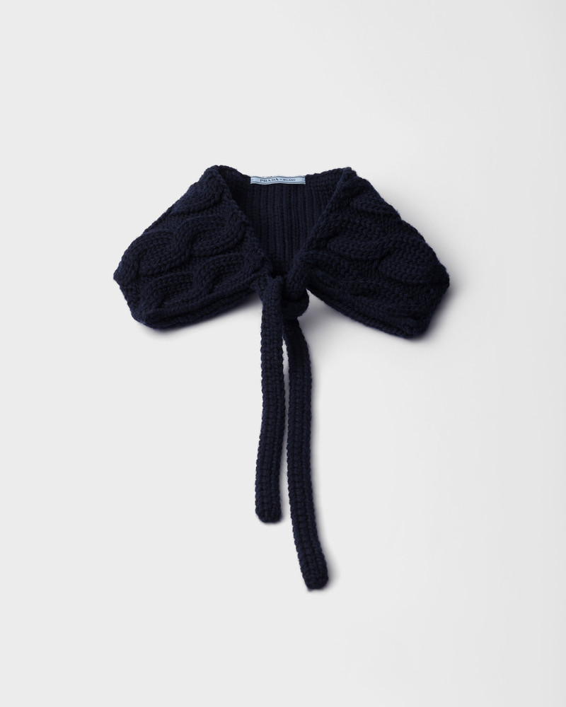 Cable-knit wool collar 1