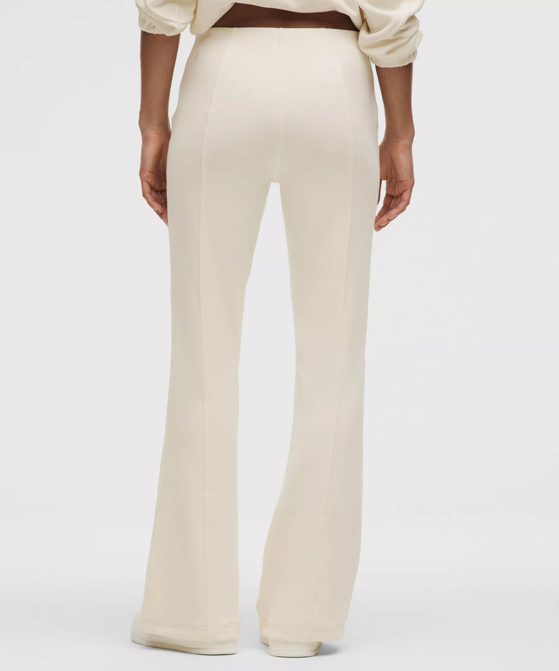 Brushed Softstreme Mid-Rise Flared Pant *Regular 3