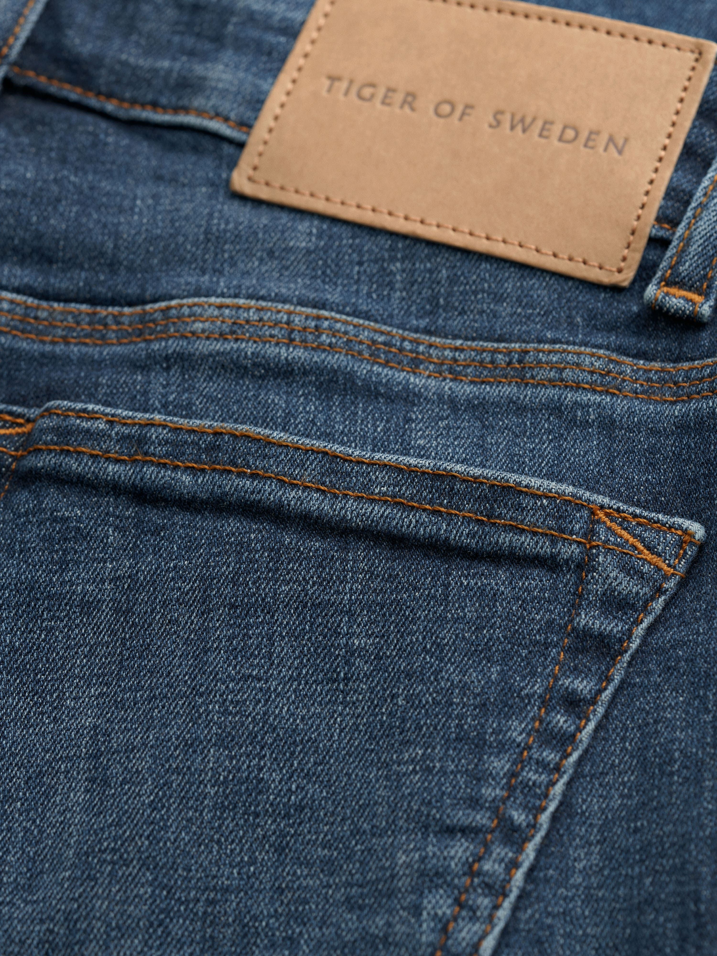 Slight Super-slim Jeans - 7