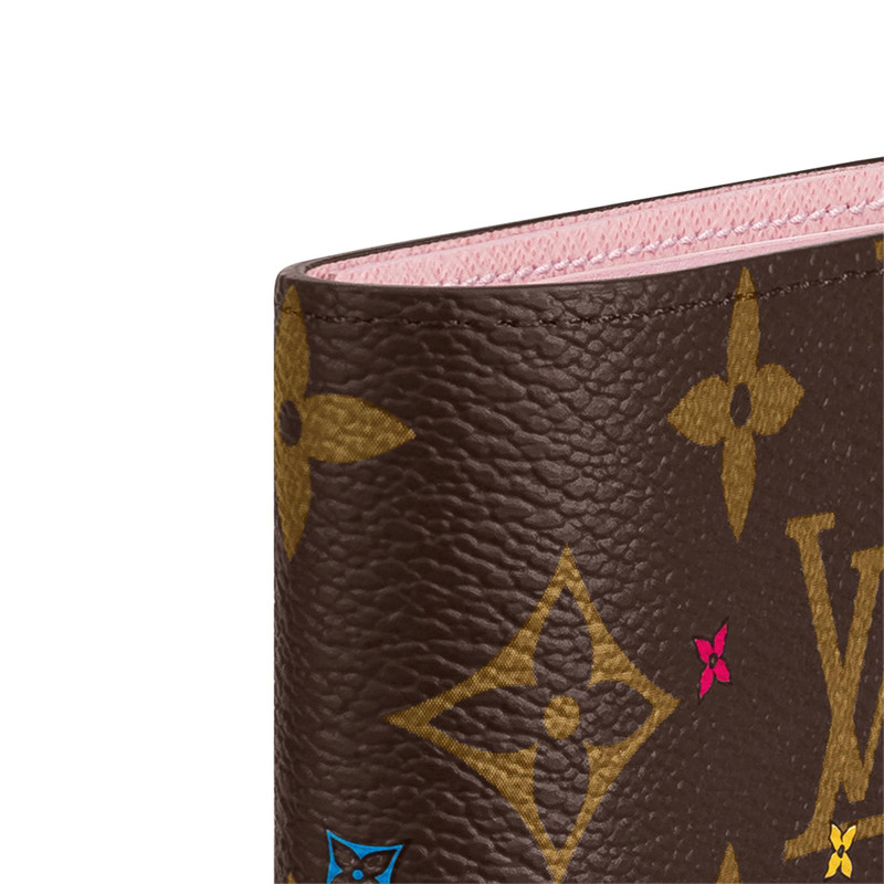 Louis Vuitton Passport Cover outlook