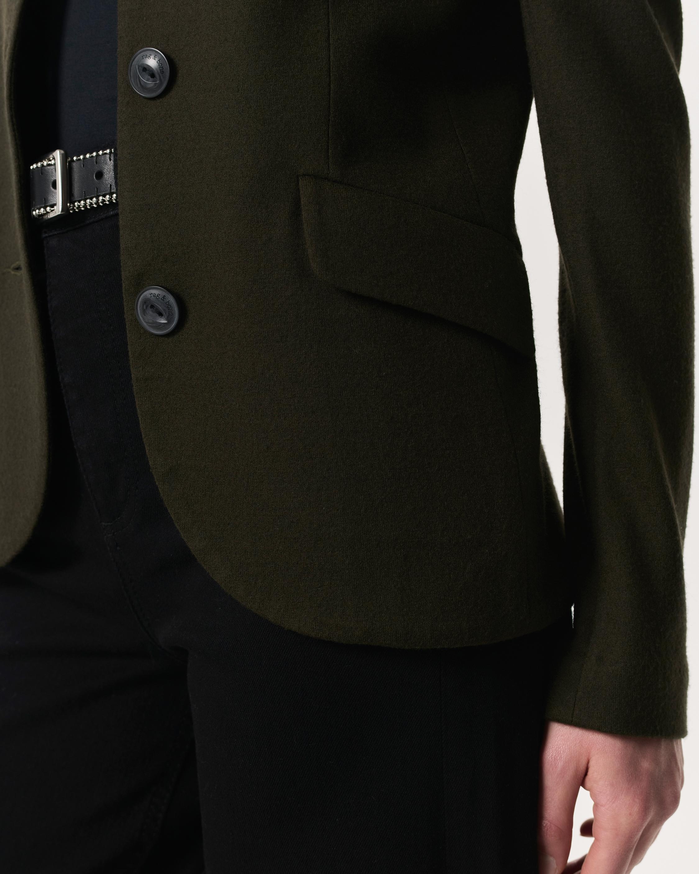 Slade Wool Blazer
Tailored Fit Blazer - Takisada - 6