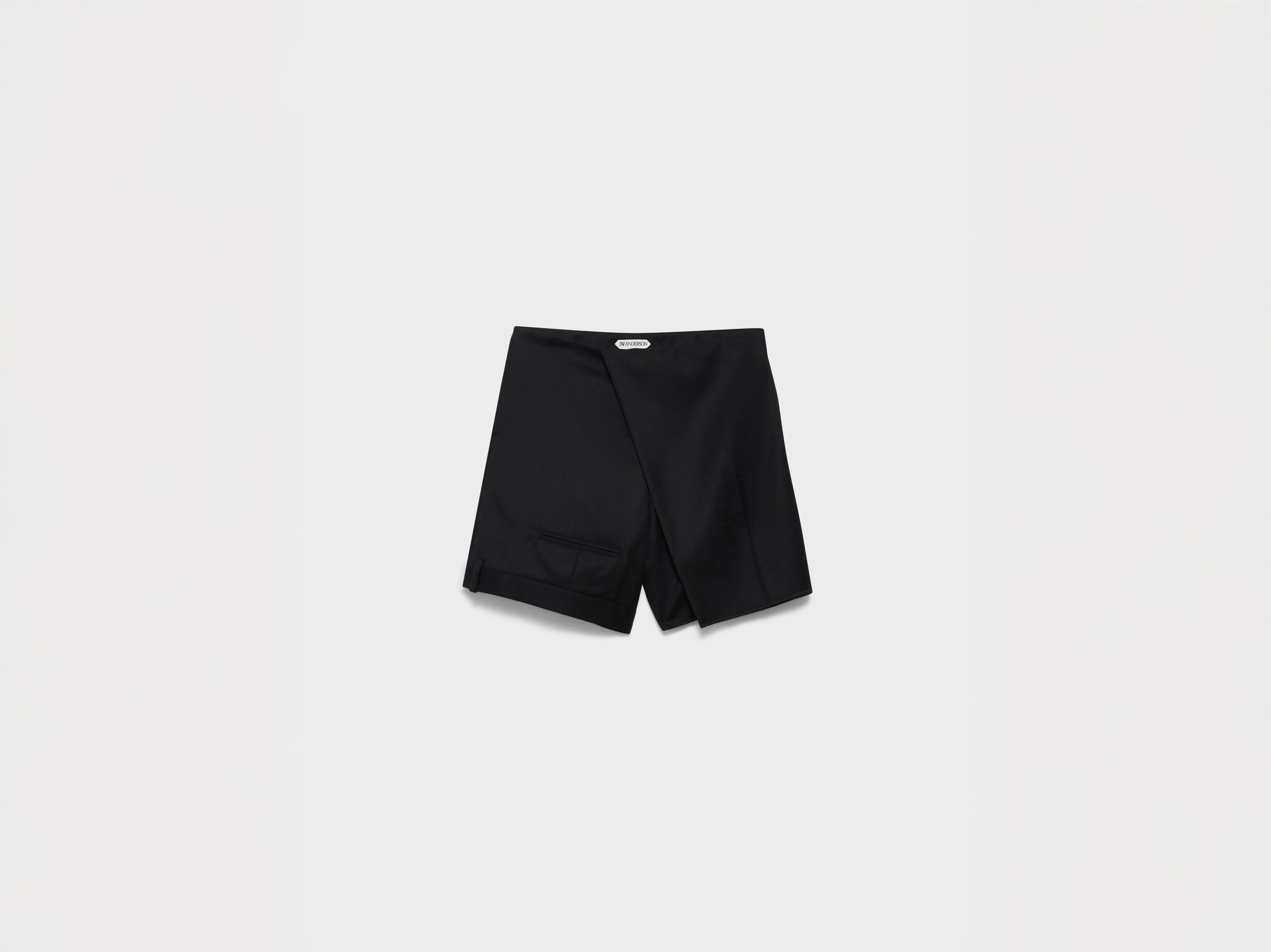 MENS FOLDED SHORTS IN BLACK - 1