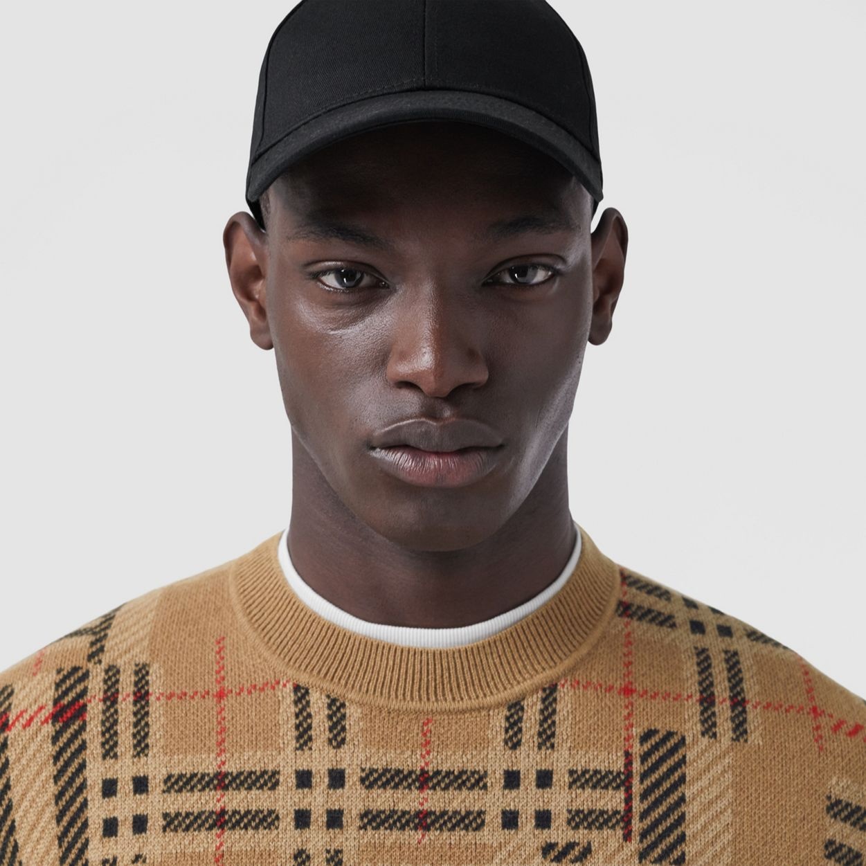 Contrast Check Cashmere Jacquard Sweater - 3