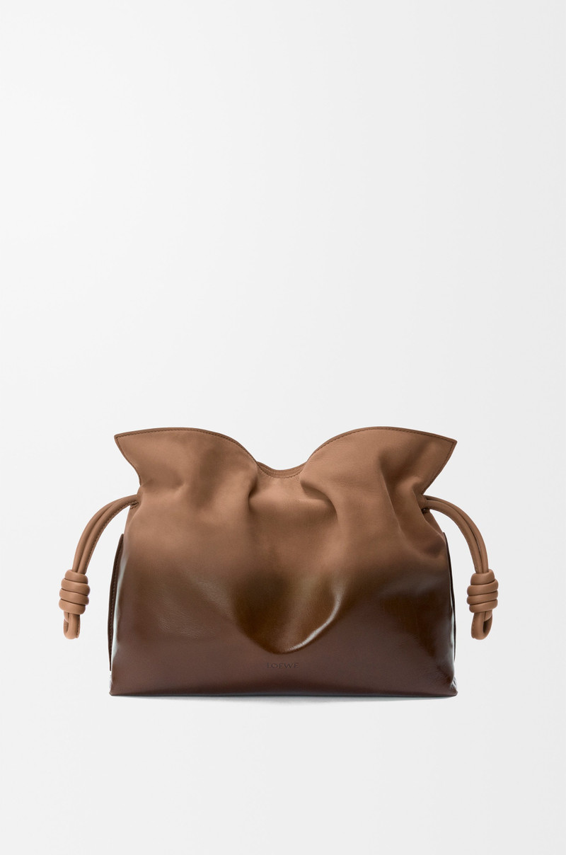 Medium Flamenco clutch in gradient patent nubuck 1