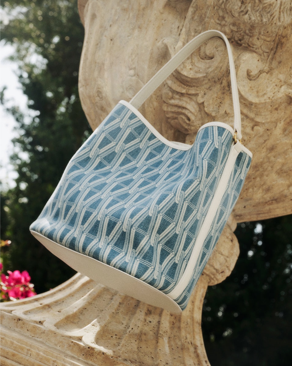 LARGE V-LINK BUCKET BAG - 7