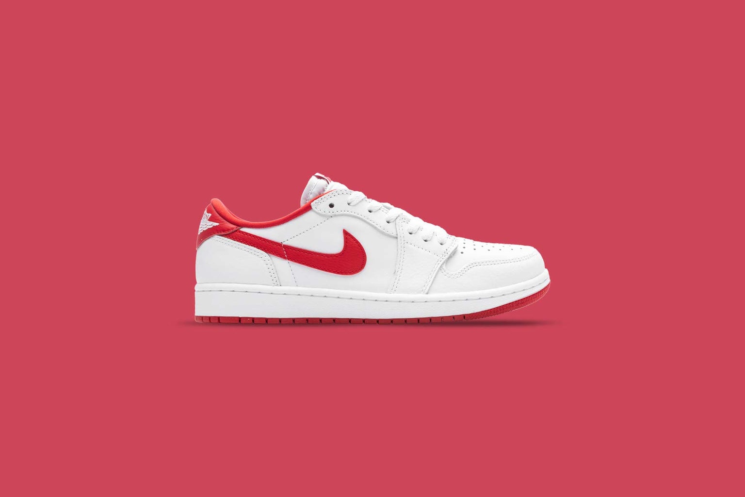 AIR JORDAN 1 LOW OG 'UNIVERSITY RED' - WHITE/UNIVERSITY RED/WHITE - 5