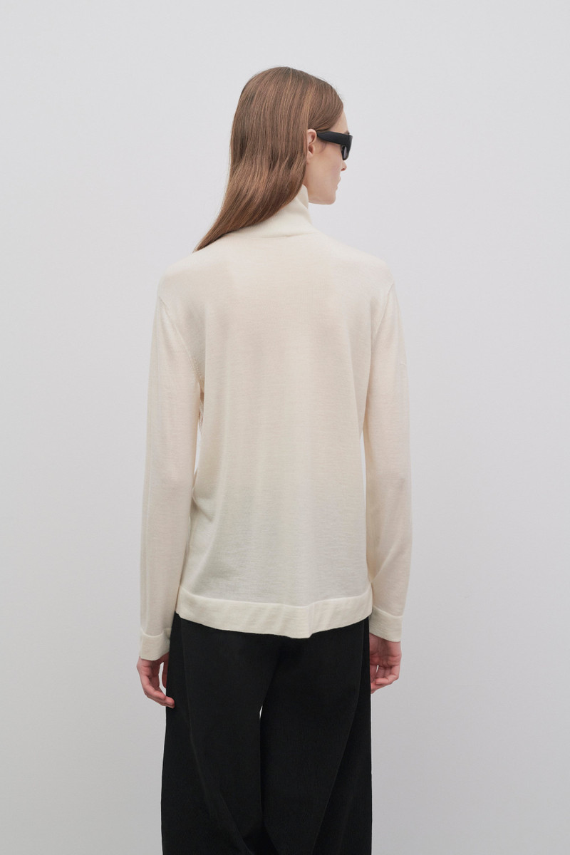 Fulton Turtleneck in Cashmere 5