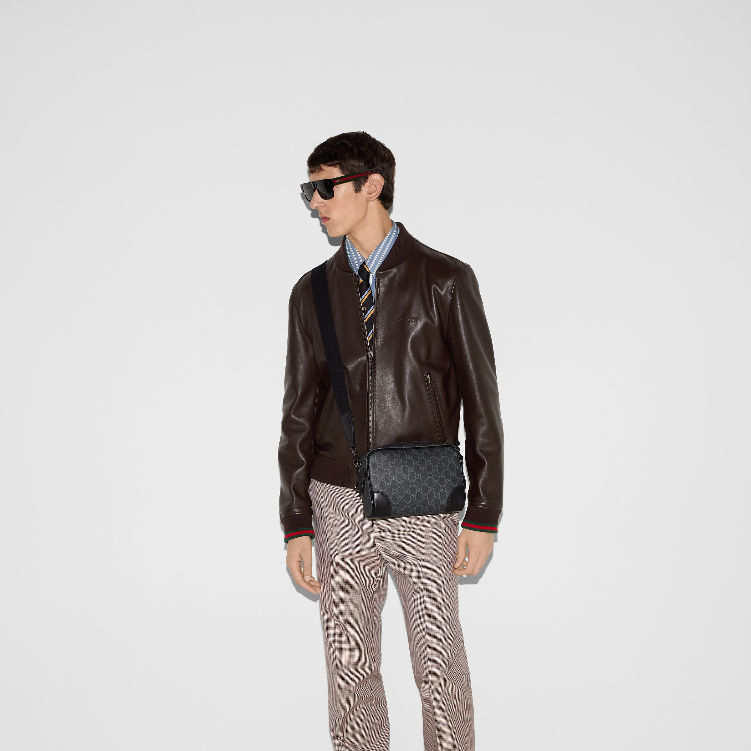 GG Emblem small crossbody bag - 3