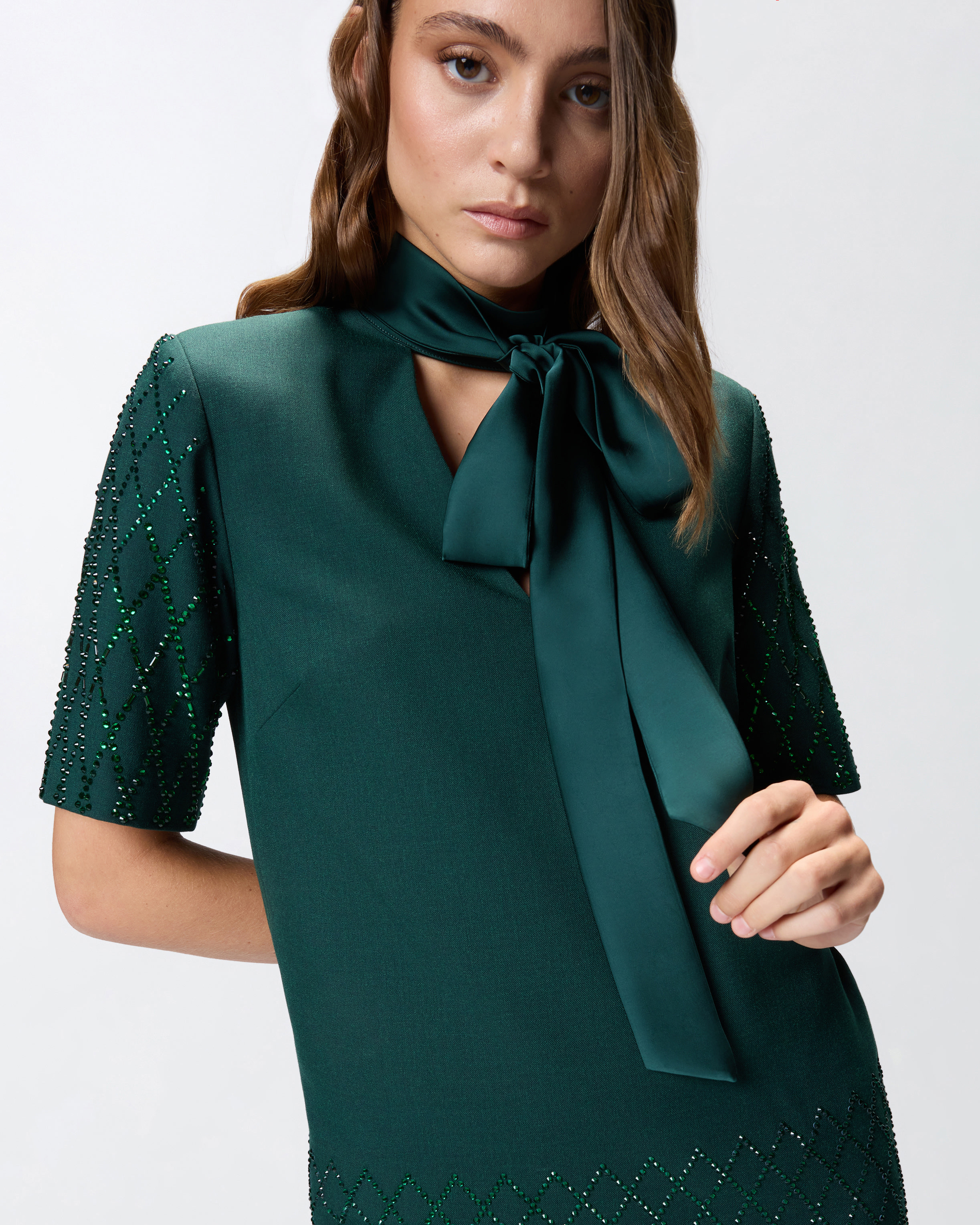 T-SHIRT-STYLE DRESS WITH RHINESTONES - 5