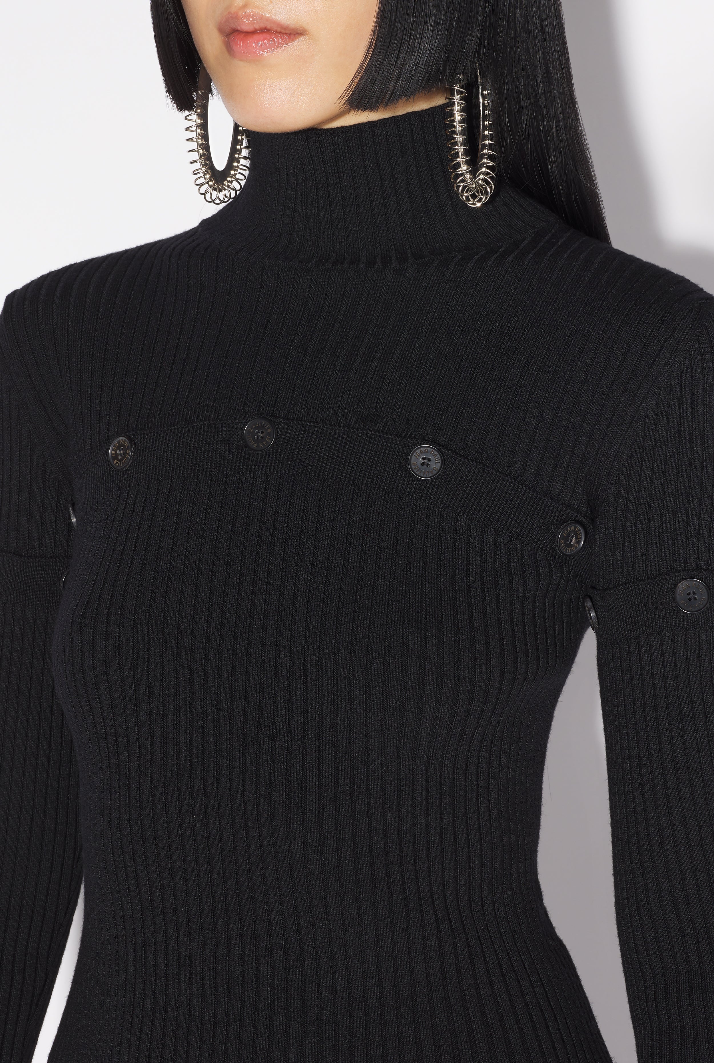 THE BUTTONED KNIT TOP - 5