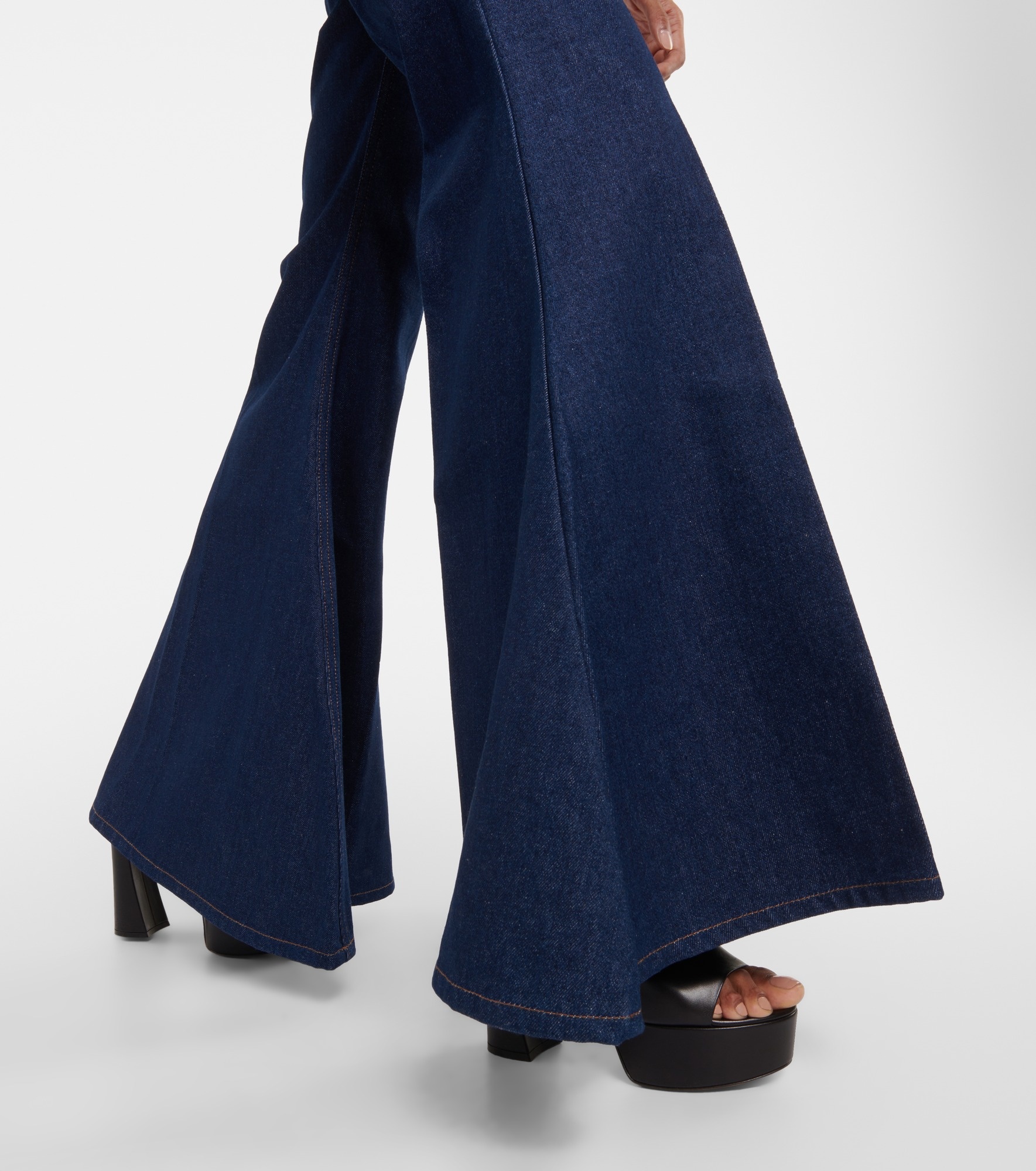 High-rise flared jeans - 5