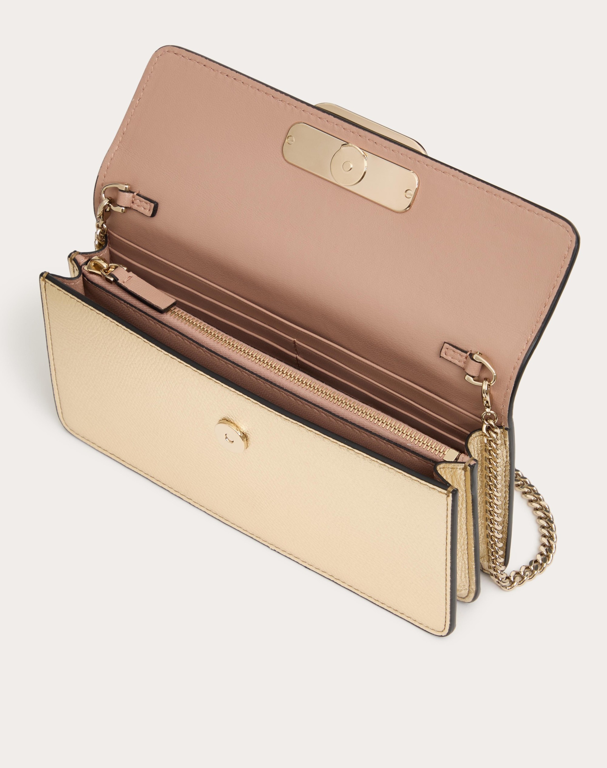 VLOGO SIGNATURE METALLIC GRAINY CALFSKIN WALLET WITH CHAIN - 7