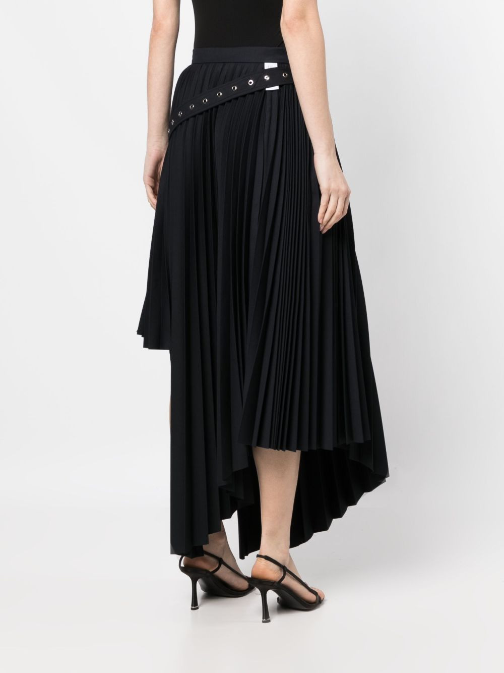 belt-detail asymmetric pleated skirt - 4