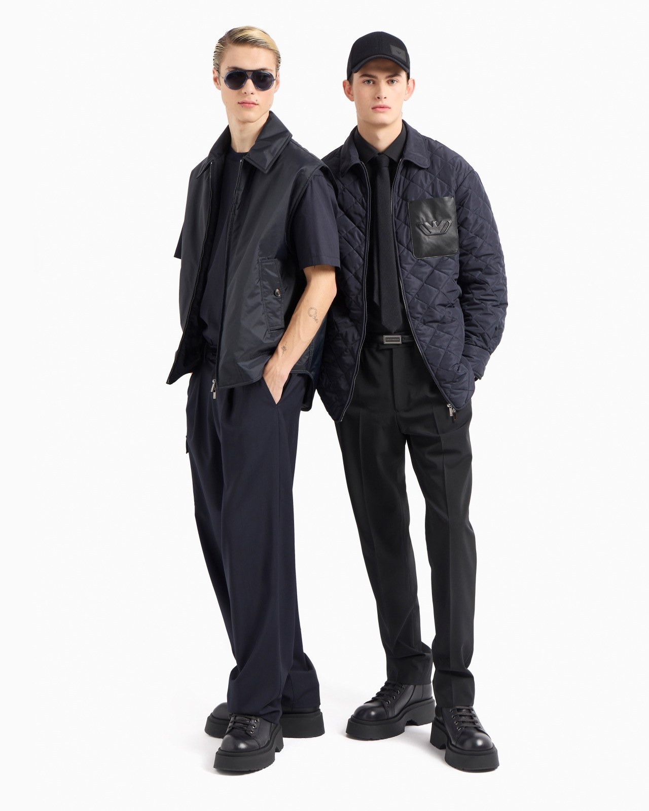 Light wool trousers with pleats and a patch pocket - 4
