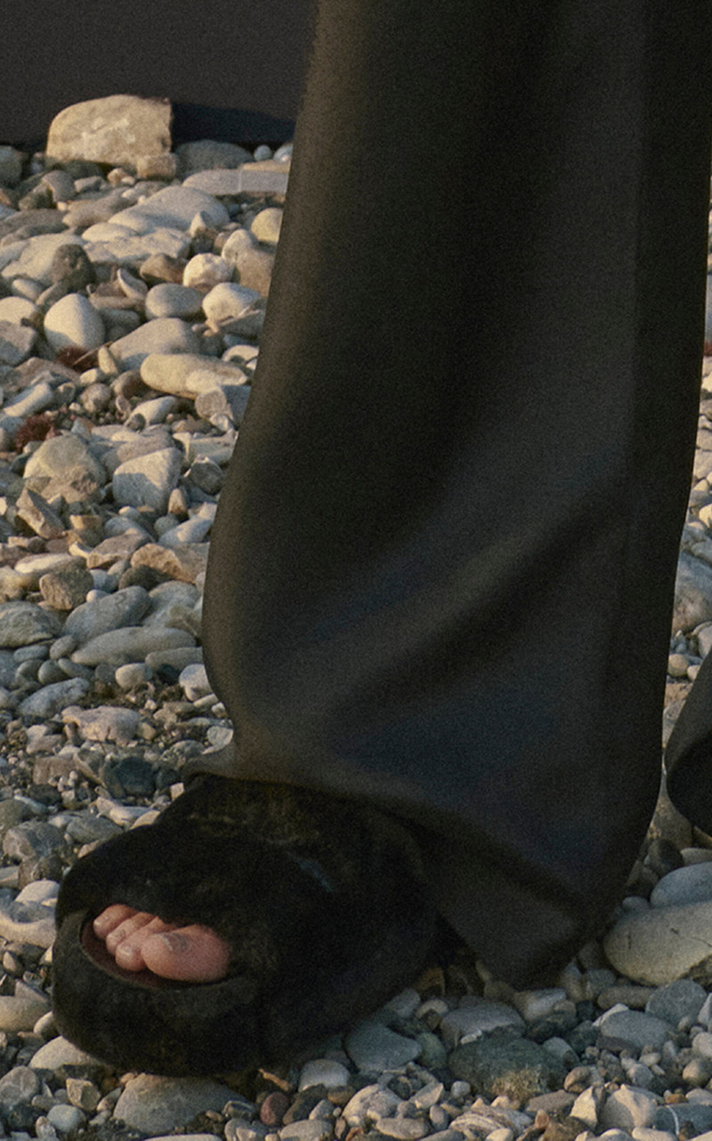 Stella McCartney Signature FFF Slides black outlook