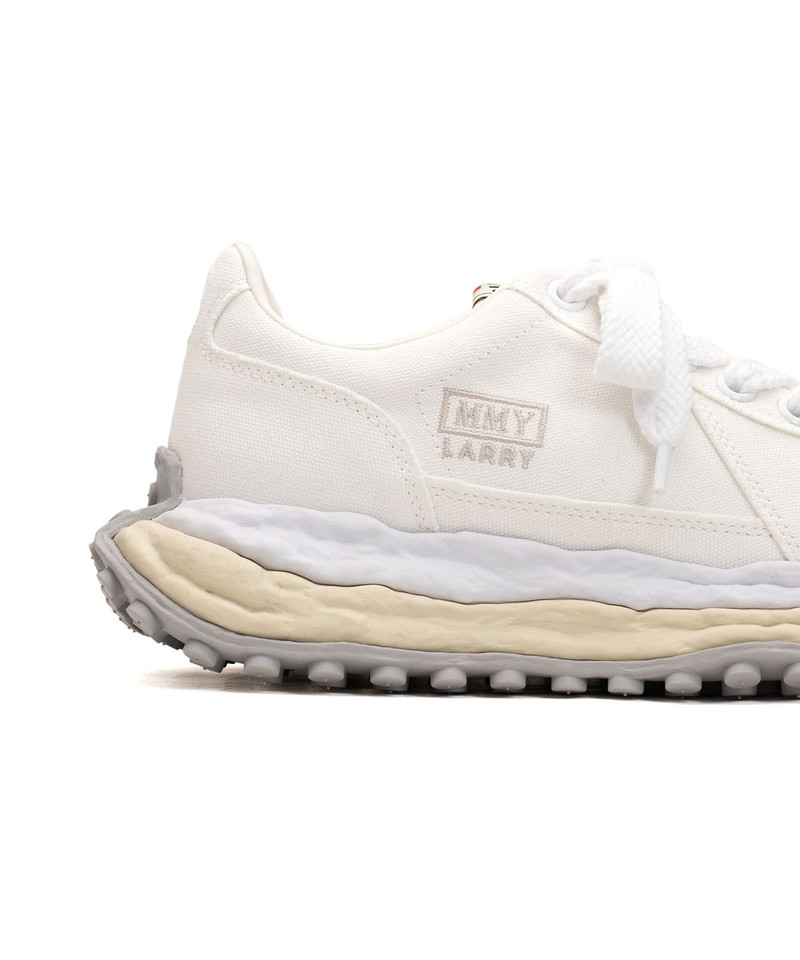 "LARRY" OG Sole Canvas Low-top Sneaker 9