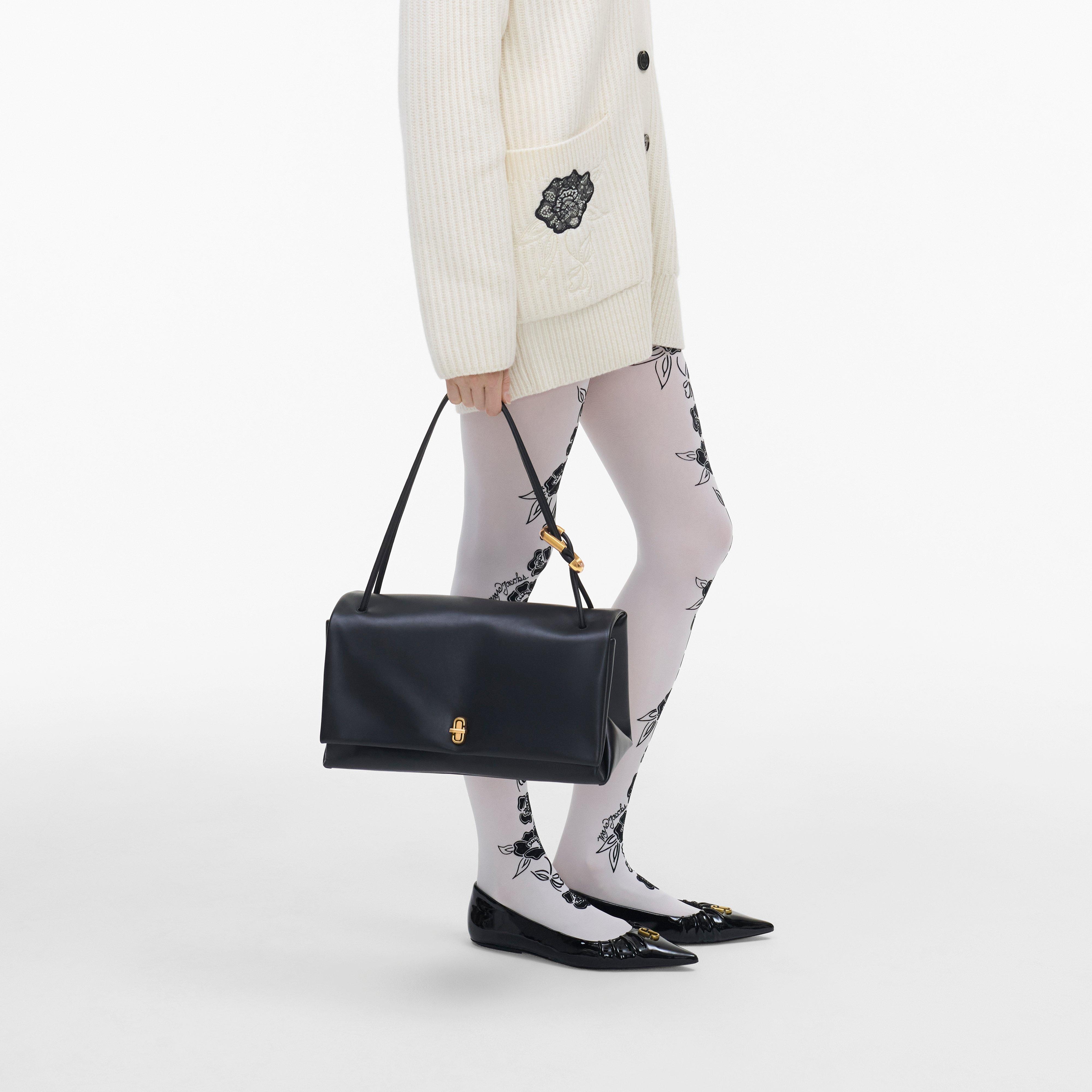 【関税込み】Marc Jacobs ブラック 'The Large Dual' バッグ Marc Jacobs The Large Dual Bag | Black | FARFETCH
