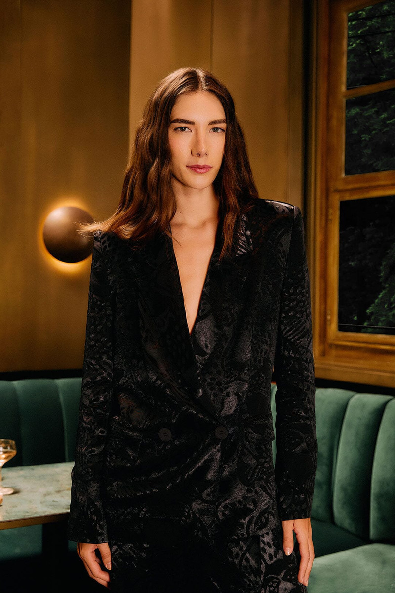 FARM RIO Black Leopard Buttoned Jacquard Blazer outlook