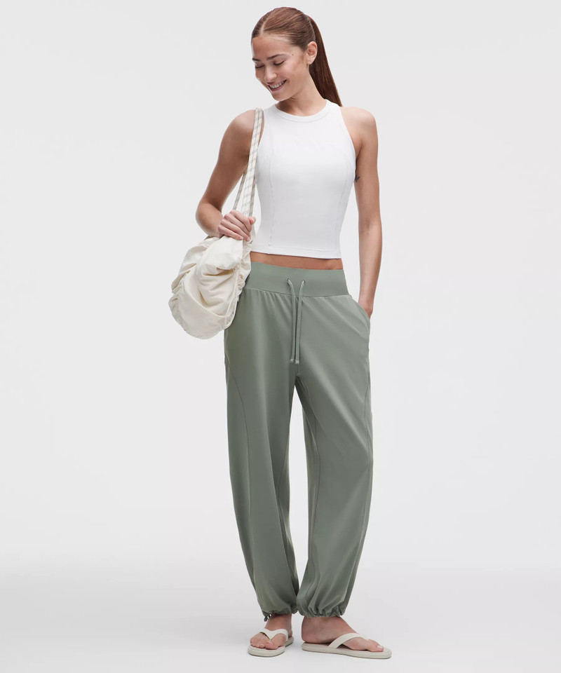Groove Low-Rise Relaxed Cinch Pant *Regular 1