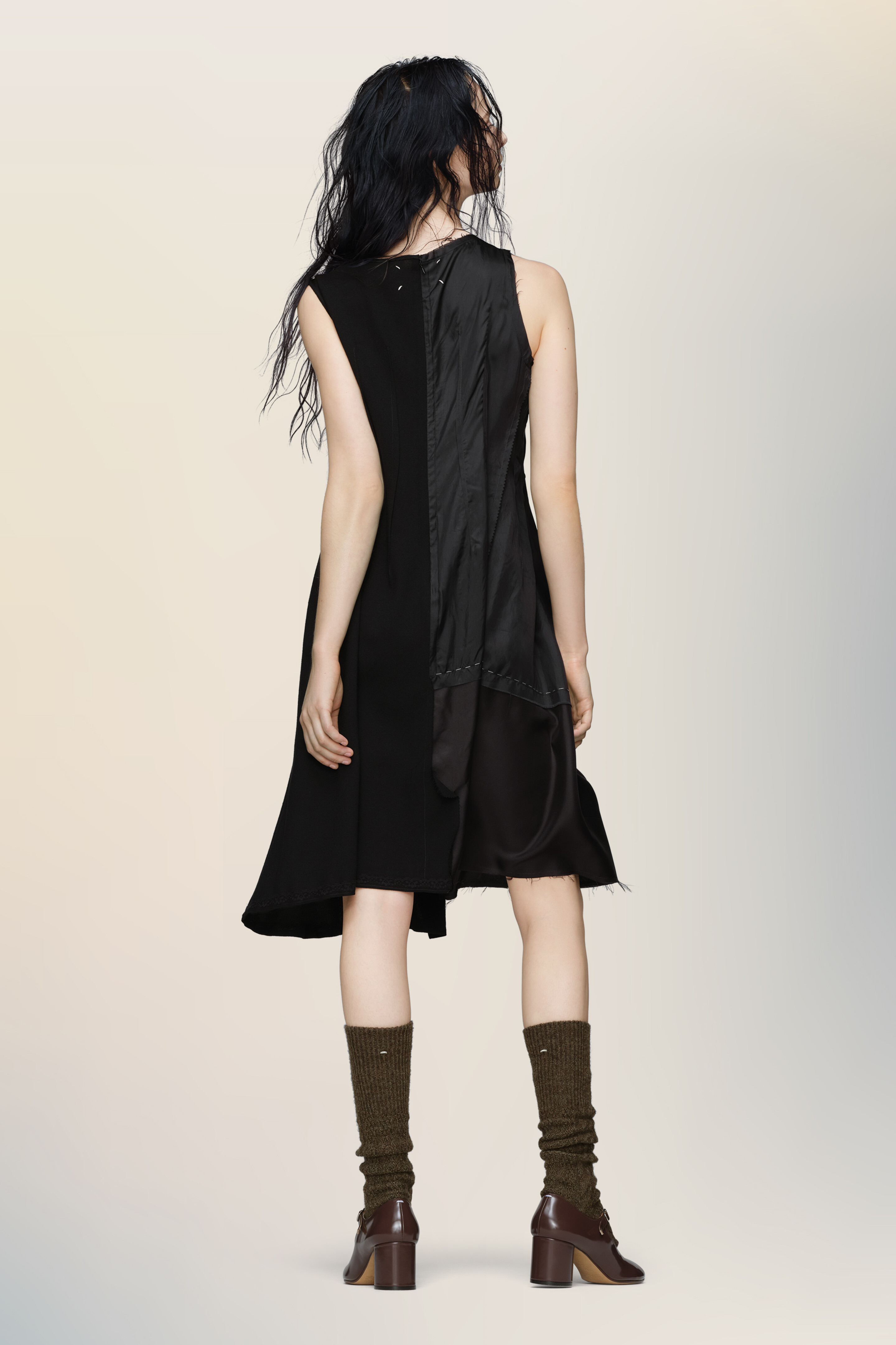 Anonymity of the Lining Dress - 5