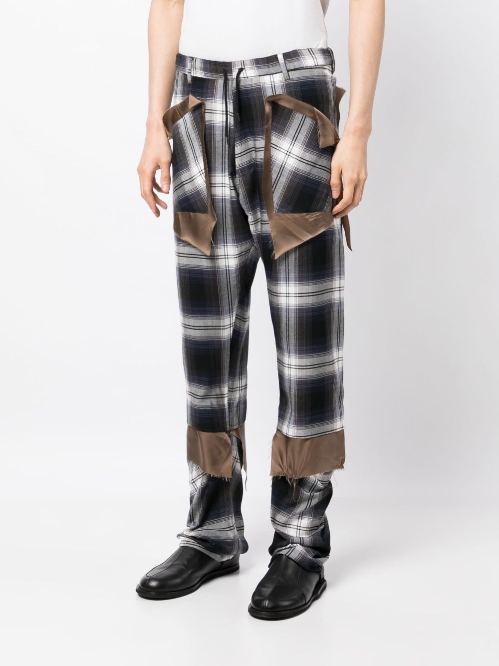 check-print asymmetric trousers - 3