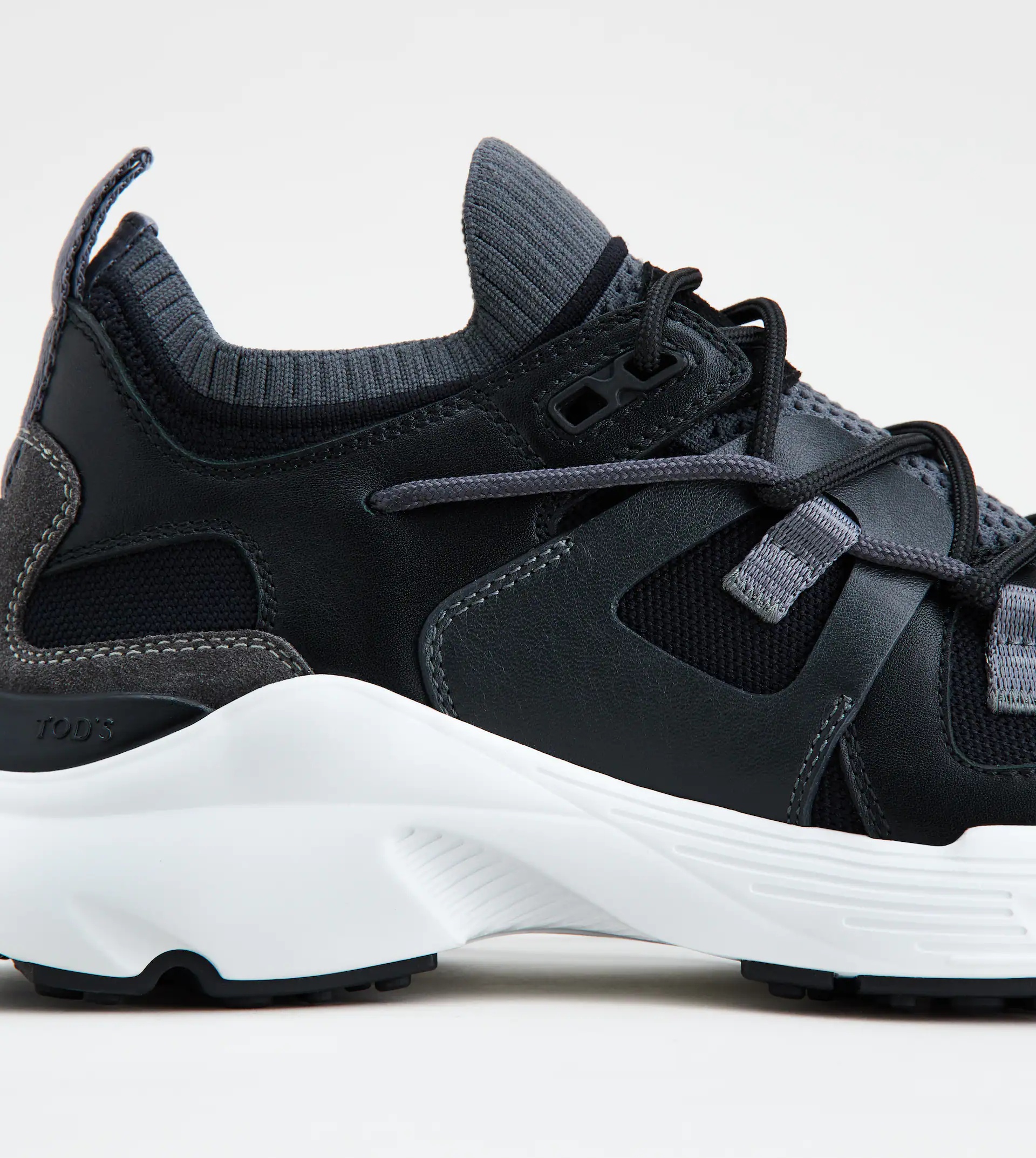 SNEAKERS IN LEATHER AND TECHNICAL FABRIC - BLACK, GREY - 6
