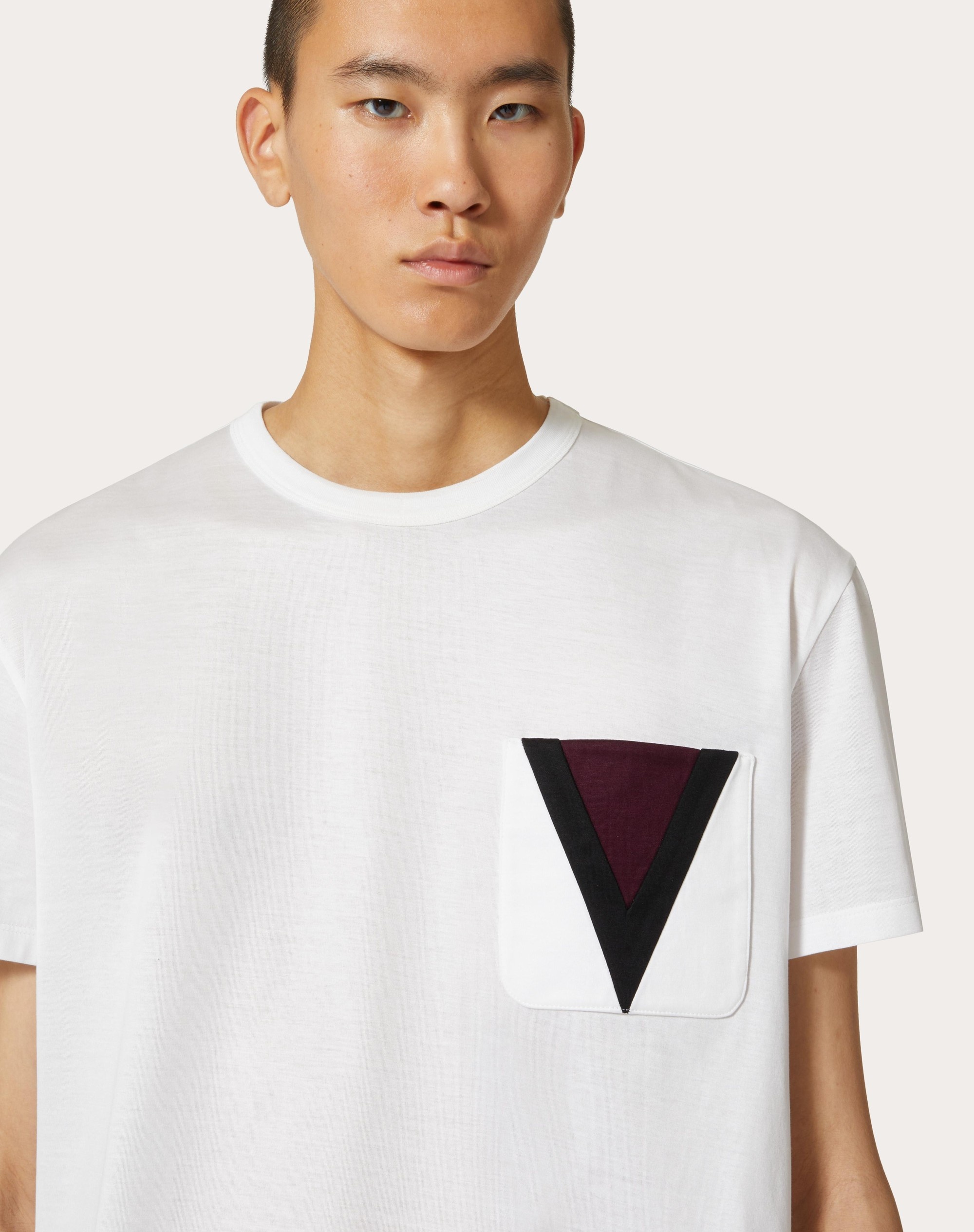 COTTON T-SHIRT WITH INLAID V DETAIL - 5