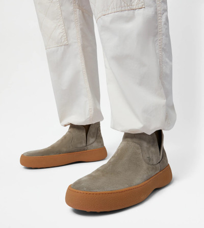 Tod's TOD'S W. G. DESERT BOOTS IN SUEDE - BEIGE outlook