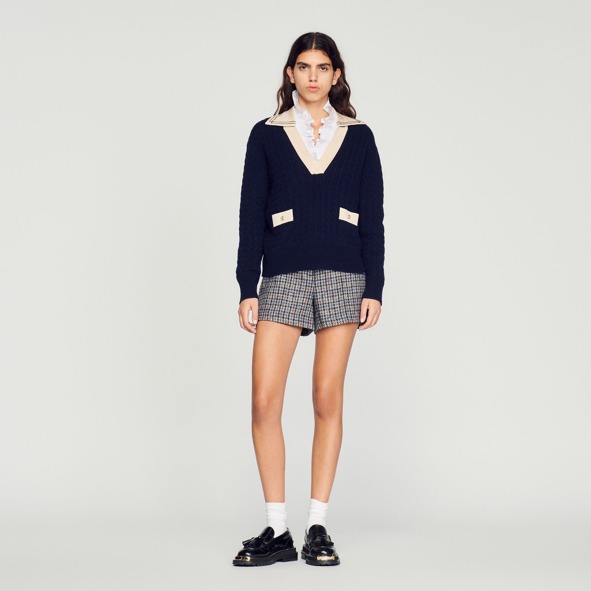 Cable knit sweater with low neckline - 2