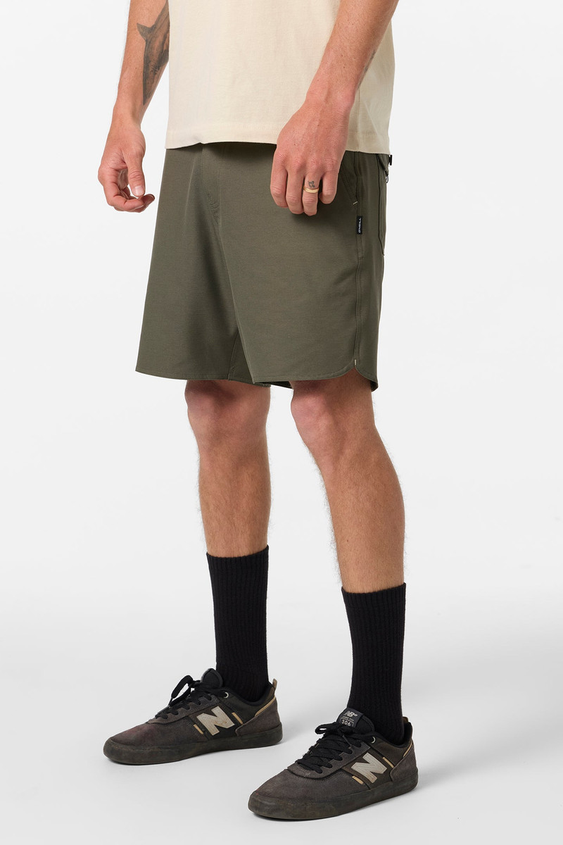 Utility Scallop Hybrid 18" Hybrid Shorts 4