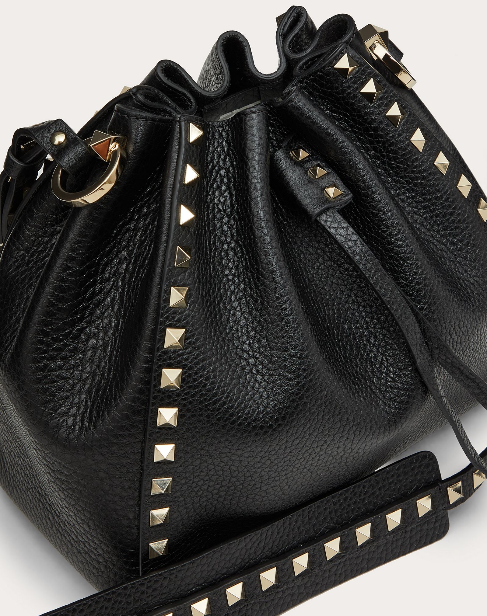 Small Rockstud Grainy Calfskin Bucket Bag - 5