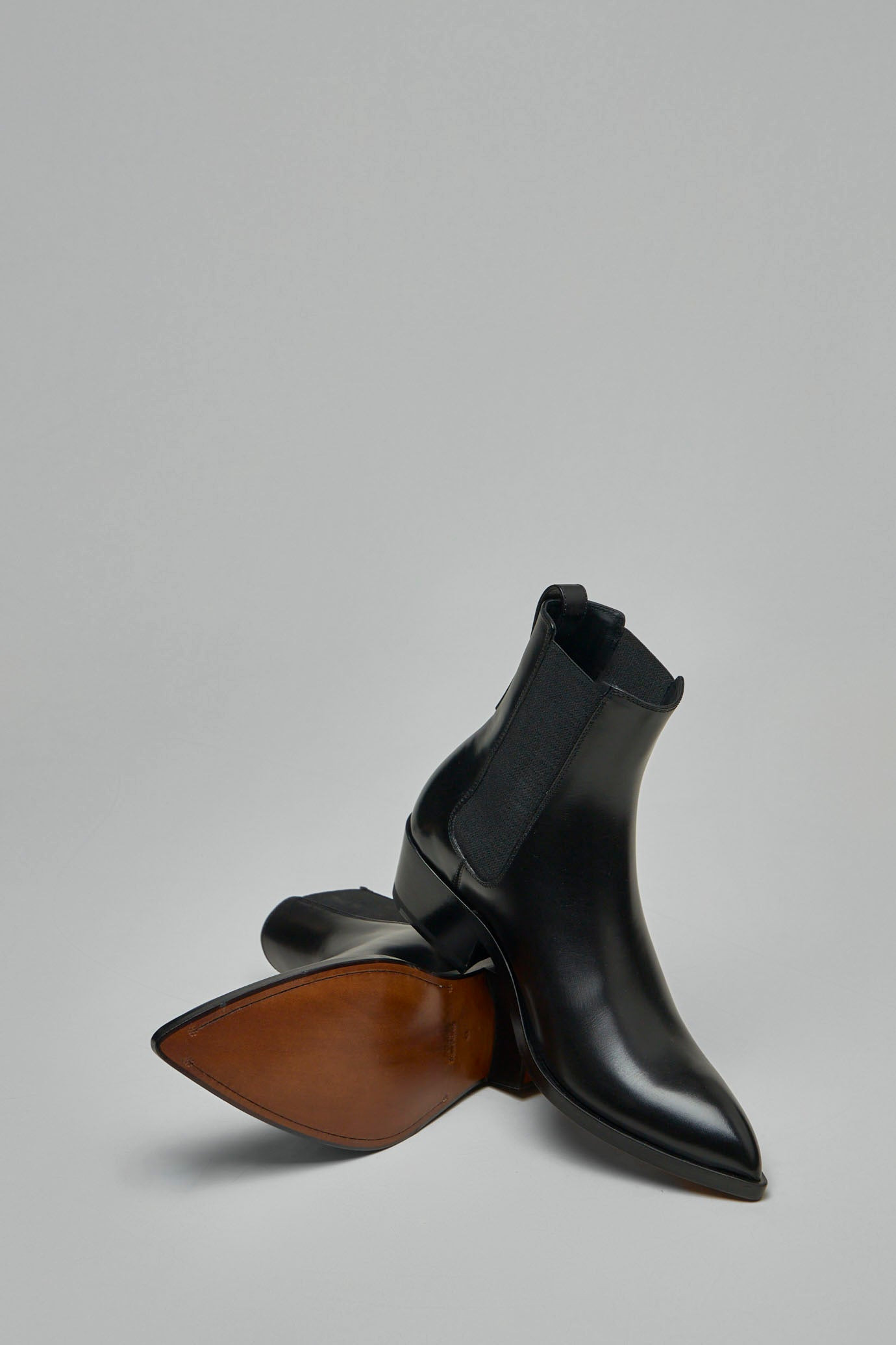 Burnished Leather Chelsea Boot - 5