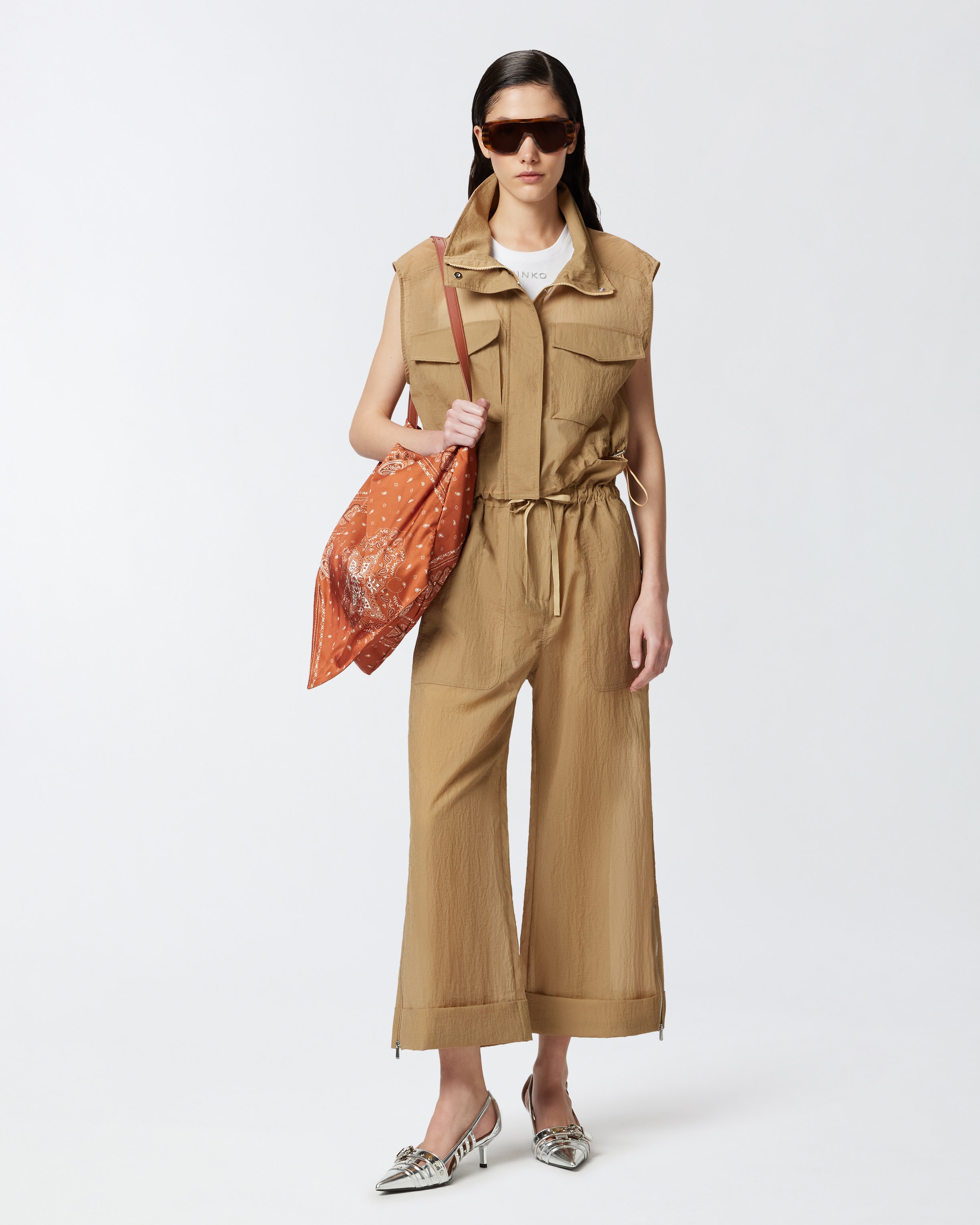 LIGHT SLEEVELESS VEST - 3