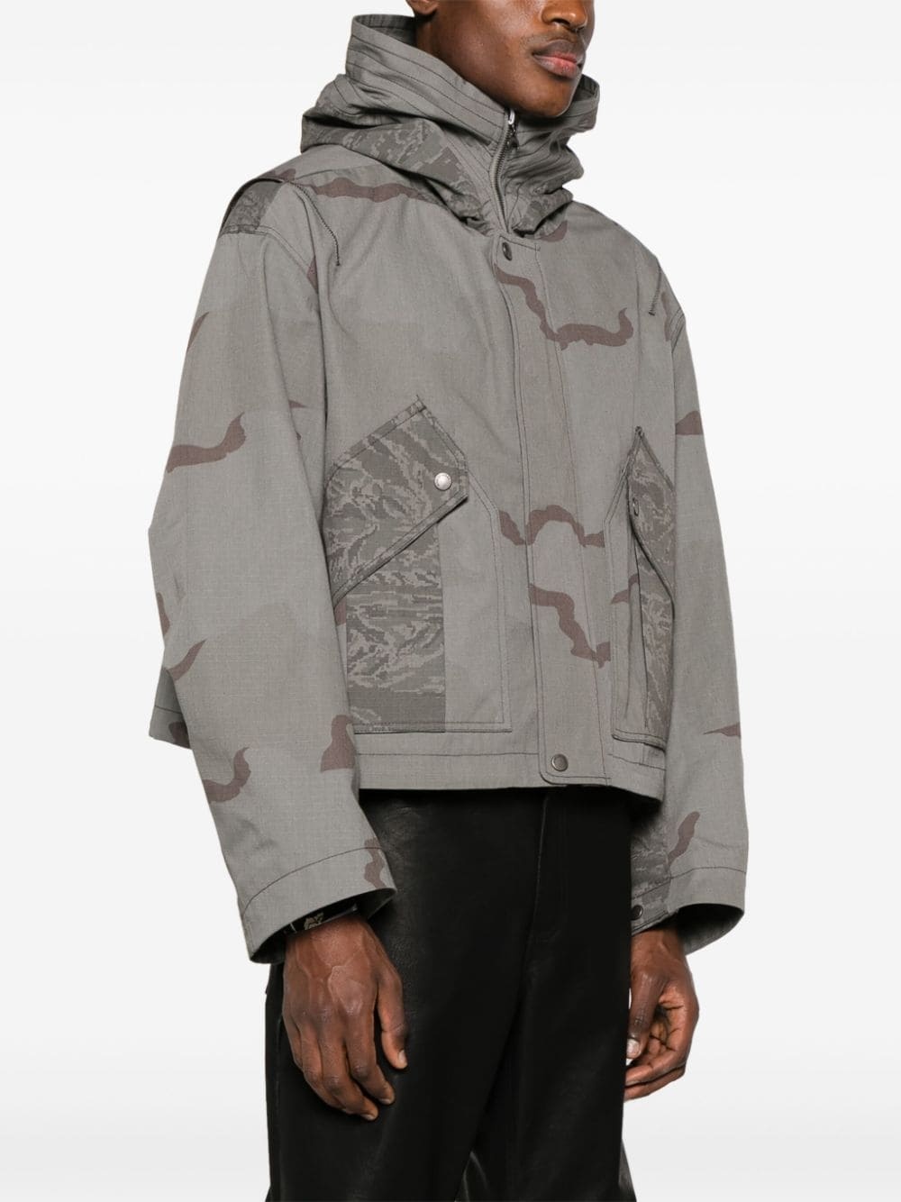 camouflage-print hooded jacket - 3