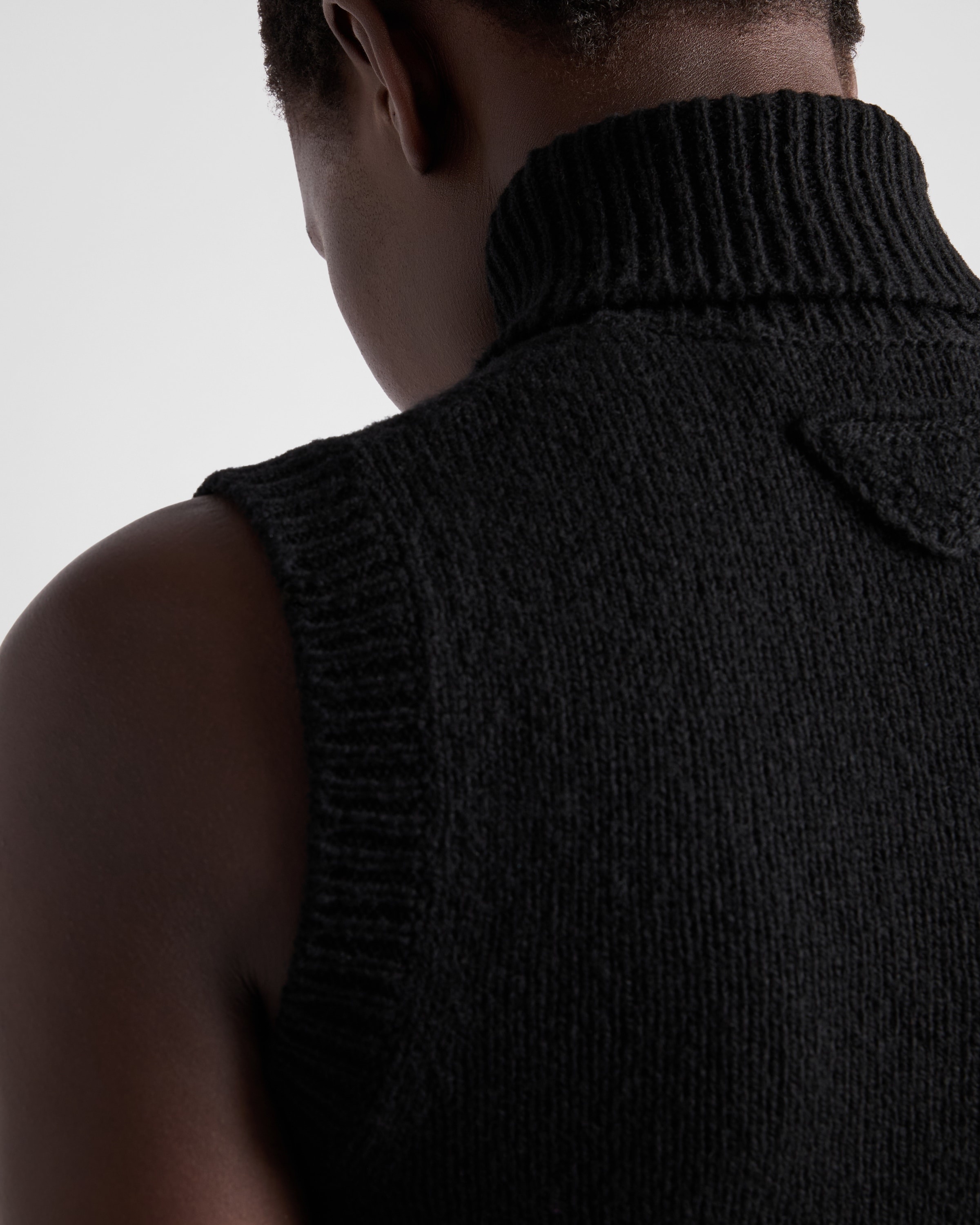 Cashmere turtleneck vest - 4