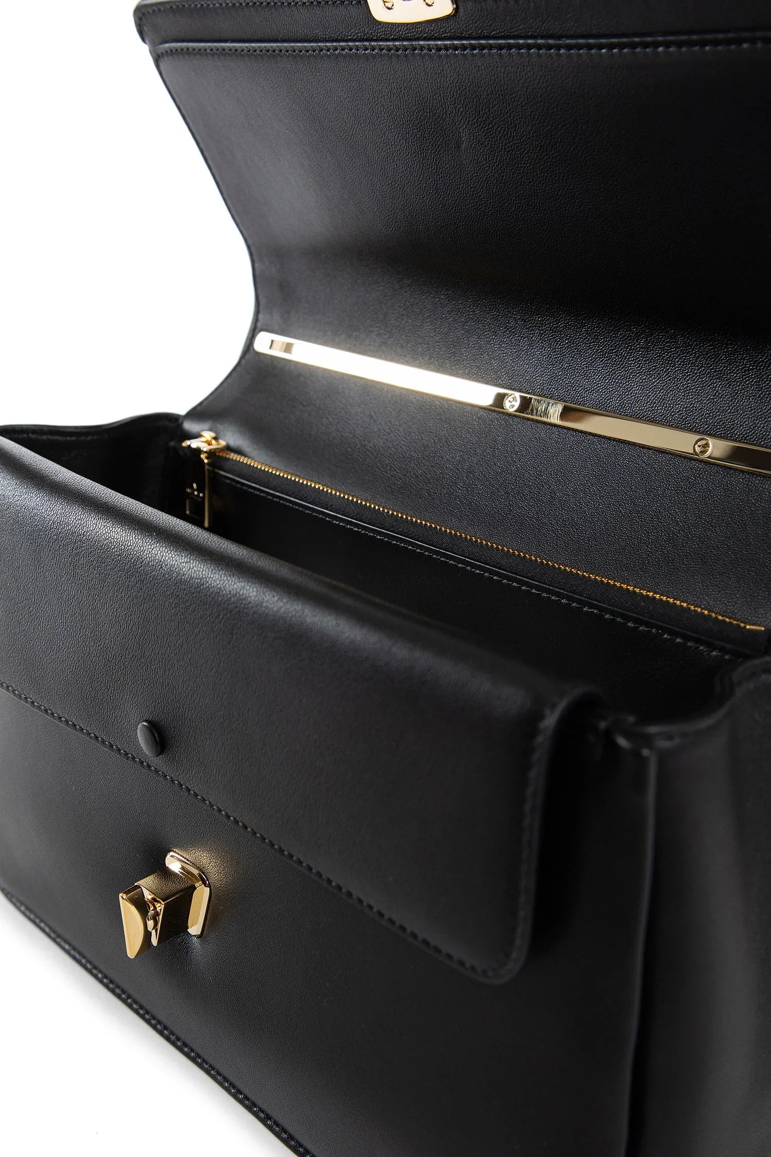 Medium-Chain-Shoulder-Bag - 4