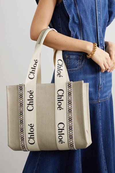 Chloé Woody medium embroidered linen-canvas tote outlook