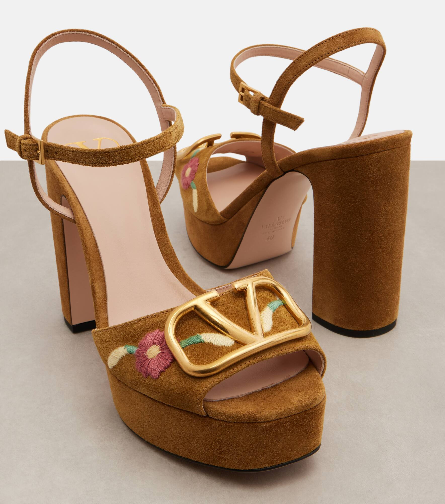 VLogo embroidered suede platform sandals - 5