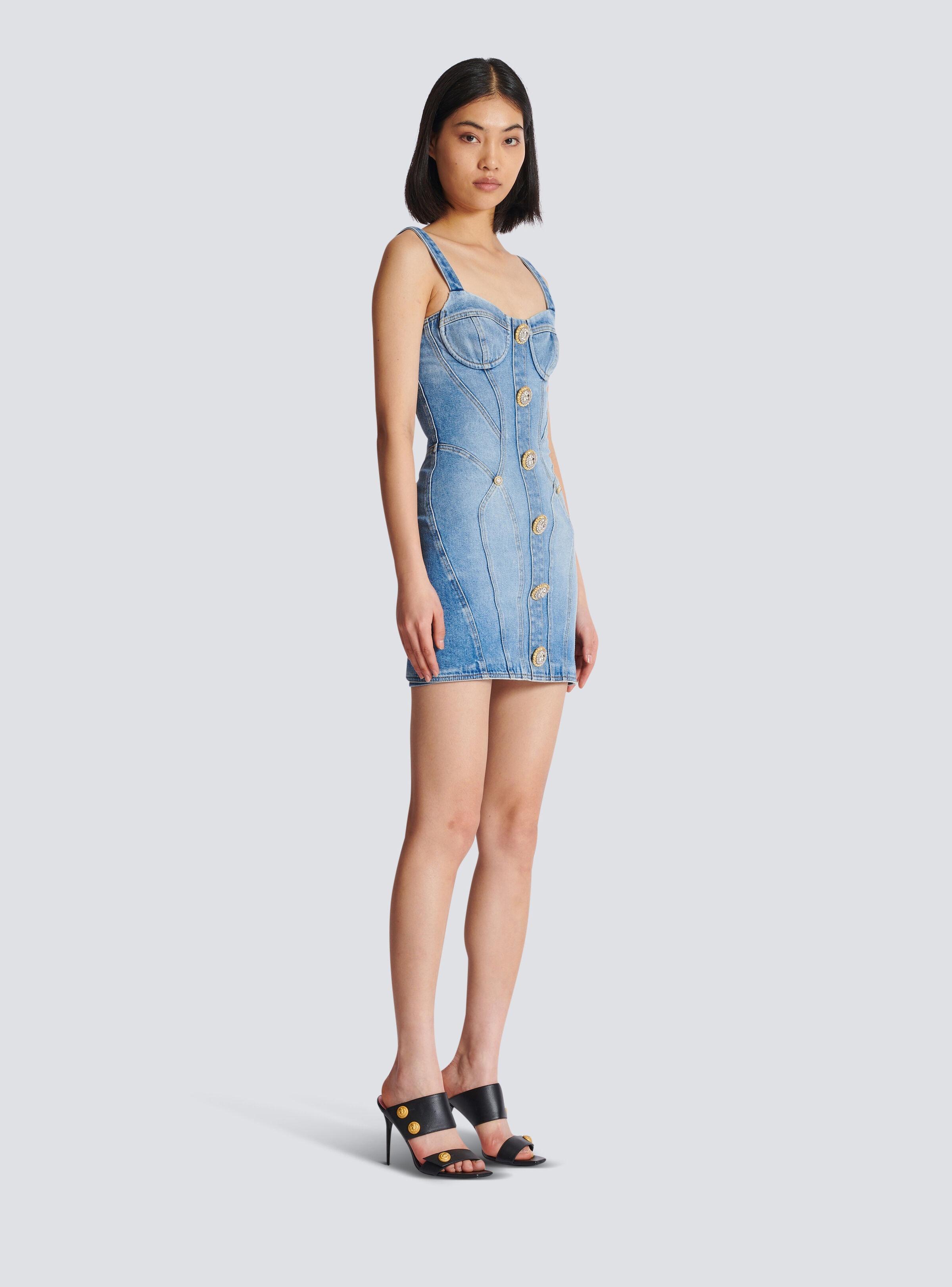 Buttoned short denim dress - 3