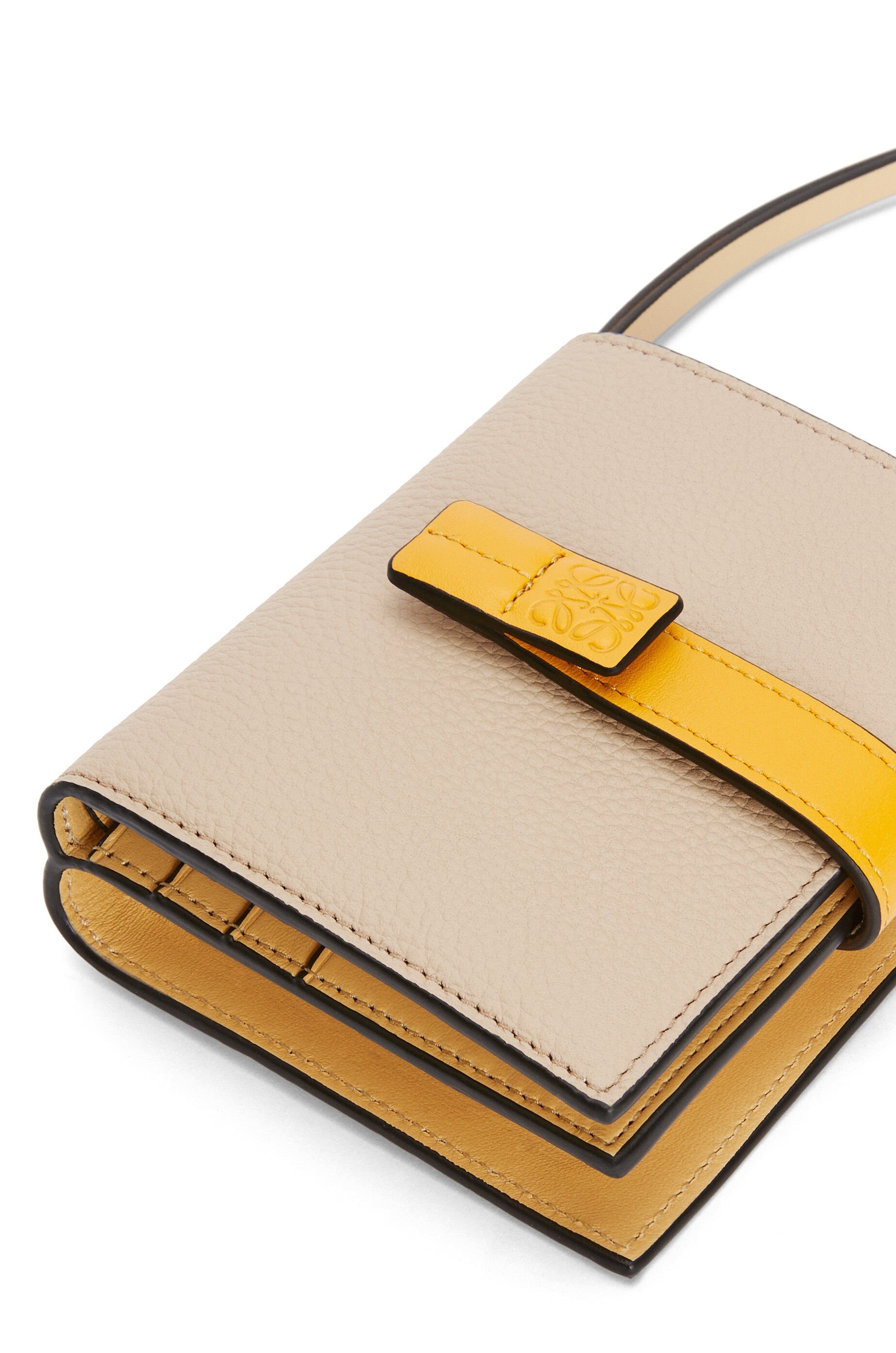 Compact zip wallet in soft grained calfskin - 5
