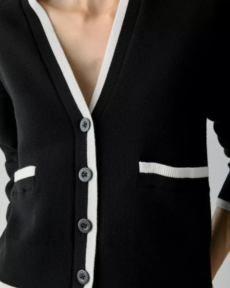 V-neck Cardigan 3